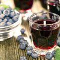 5 simple recipes for making blueberry wine at home