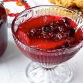 A step-by-step recipe for a five-minute lingonberry jam for the winter