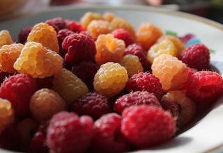 Which raspberries are healthier, yellow, red or other types, how are they different