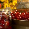 Une recette simple de confiture transparente de ranetki avec une queue pour l'hiver