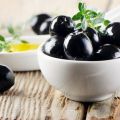 Description and characteristics of the best varieties of olives, how to choose in the store