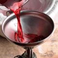 6 recettes faciles pour faire du vin de rhubarbe à la maison