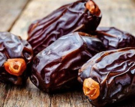 How to determine the presence of worms in dates, and whether they are dangerous, the rules for choosing a product