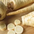 How to use parsley root for medicinal purposes, useful properties and contraindications