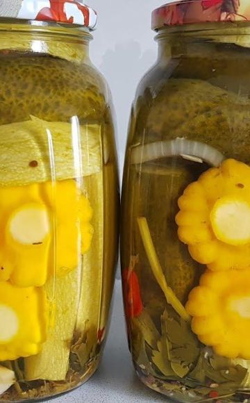 Una receta deliciosa para hacer calabaza en escabeche con pepinos para el invierno.