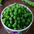 Comment bien congeler les pois verts à la maison pour l'hiver, les meilleures recettes