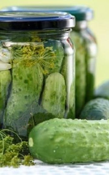 Rules for storing pickled and pickled cucumbers in an apartment