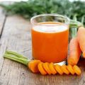 Una receta sencilla de jugo de zanahoria para el invierno en casa.