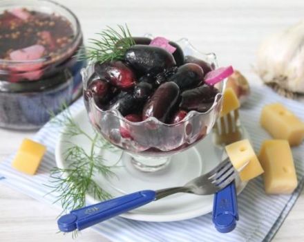 Recette étape par étape pour les raisins marinés aux olives pour l'hiver