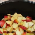 Appeljamrecepten in een slowcooker en een snelkookpan voor de winter