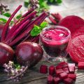 Ang top 6 na mga recipe para sa paggawa ng beetroot juice para sa taglamig sa bahay