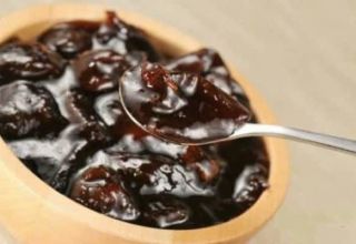 Une recette simple pour faire de la confiture de pruneaux pour l'hiver