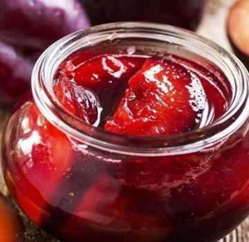 Resipi ringkas jus dari plum untuk musim sejuk di rumah