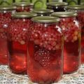 A simple recipe for apple and gooseberry compote for the winter