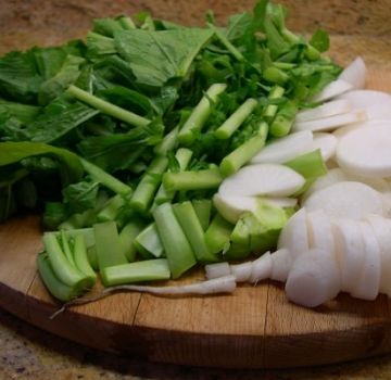 Propiedades y contraindicaciones útiles del rábano daikon para el cuerpo humano.