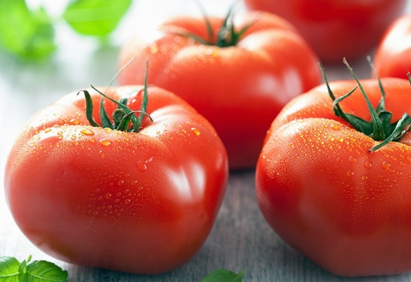 appearance of tomato strawberry dessert