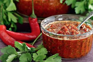 Las mejores recetas tradicionales abjasias de adjika picante para el invierno