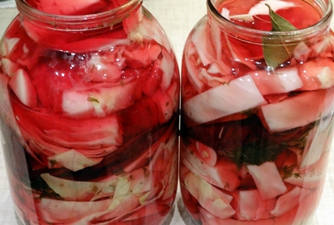 Georgian cabbage in jars