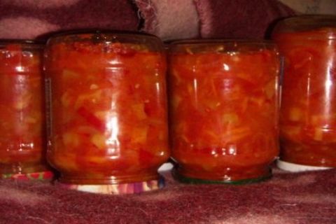 tomates en conserve et moelle végétale