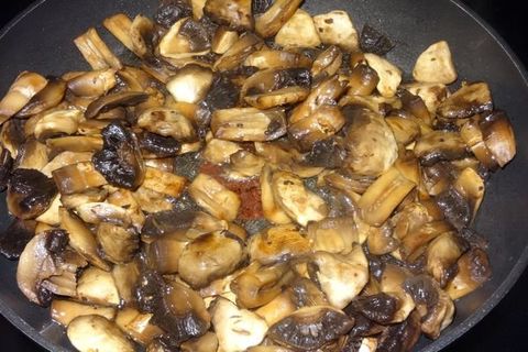 mushroom stewing