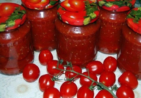 cherry tomatoes in their own juice in jars