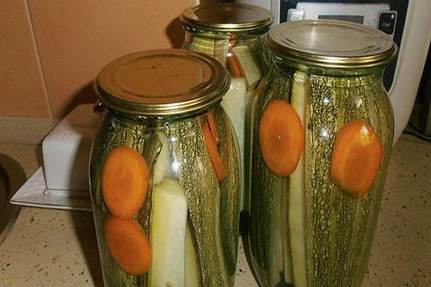 zucchini in a jar