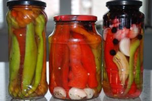 Recetas Tsitsak de pimiento amargo en escabeche al estilo georgiano para el invierno