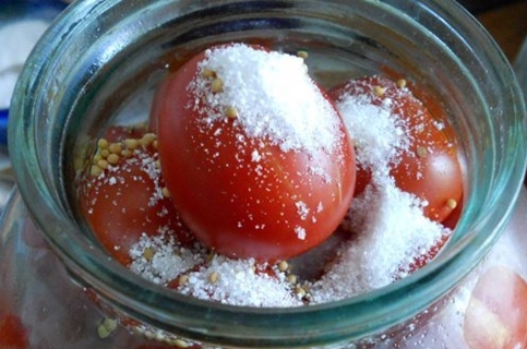 the process of cooking tomatoes with citric acid