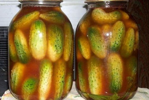 appearance of cucumbers with chili ketchup