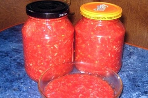 adjika with horseradish in jars