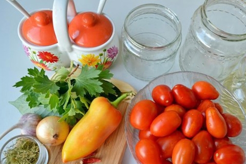 ingredients for tomato you lick your fingers