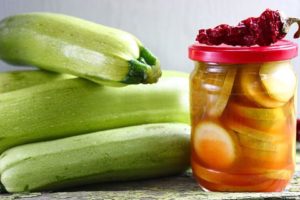 Las mejores recetas para preparar calabacín para el invierno con salsa de tomate de chile