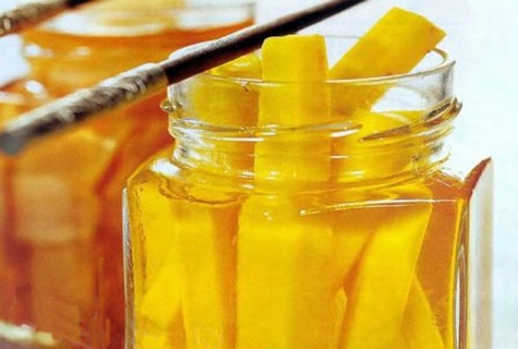 pickled daikon in a jar