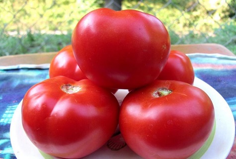 tomate dans la rue