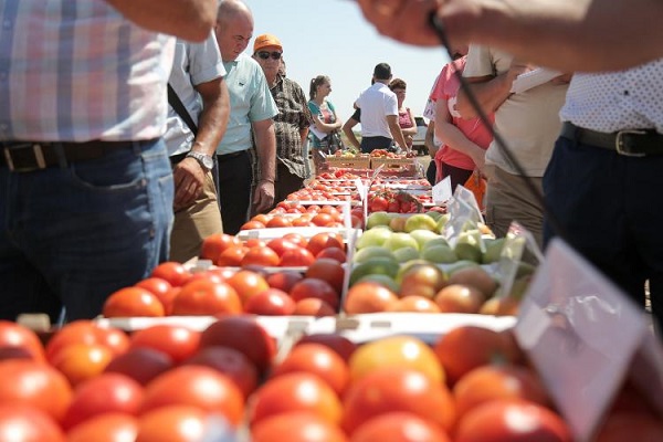 les gens sur le marché