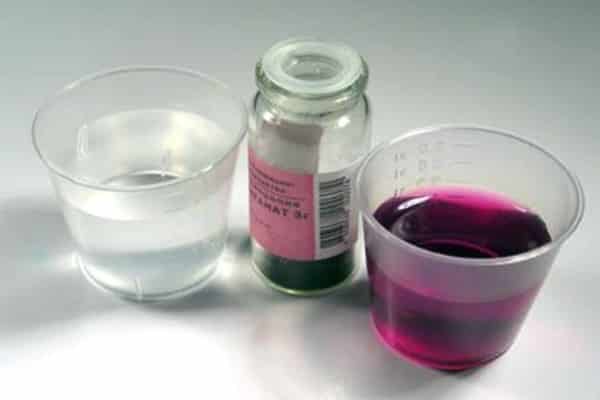 handle potassium permanganate