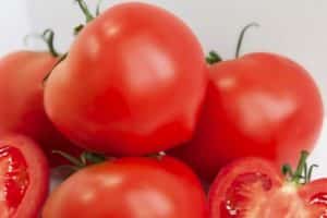 Description of the Azov tomato variety, recommendations for growing and care