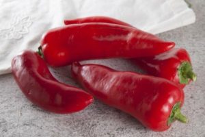 Descripción de la variedad de pimiento Ramiro, características de cultivo y cuidado.