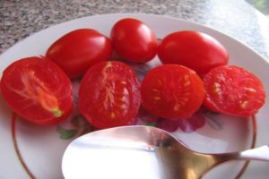 Description of the variety tomato Lollipop, features of cultivation and yield