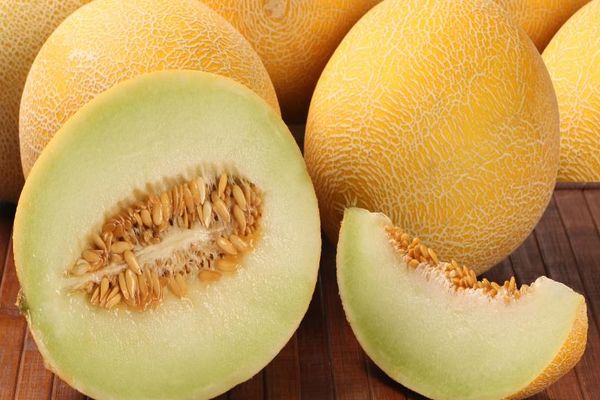 caramel melon cut