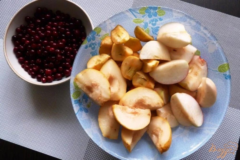 pears and lingonberries