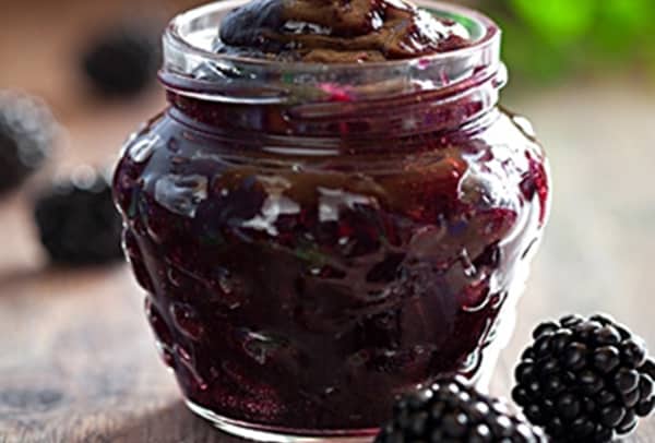 blackberry jelly in a jar