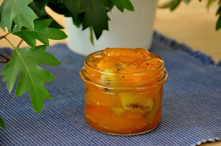 Confiture d'abricots et kiwi