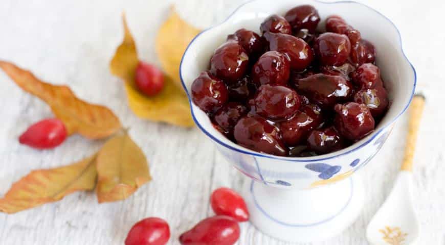 dogwood jam in a bowl