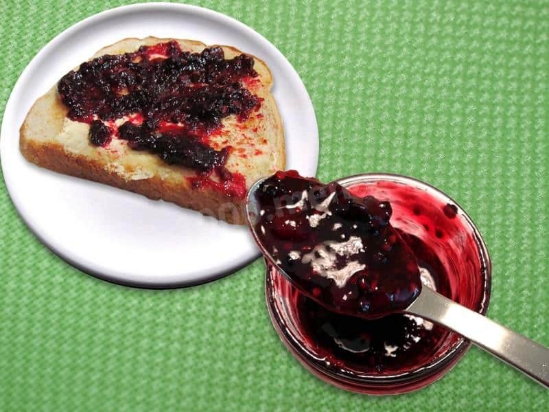 blackberry jelly on a loaf