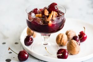 A simple recipe for making cherry jam for the winter