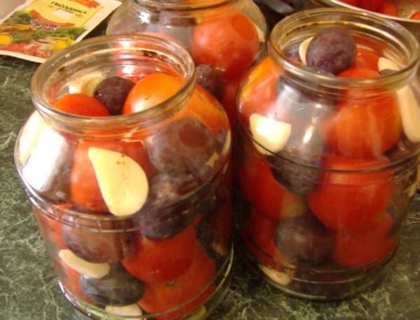 tomatoes and plums