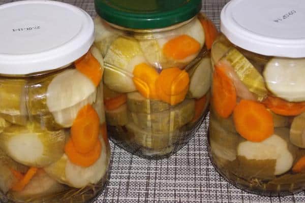 cucumbers with carrots and onions for the winter