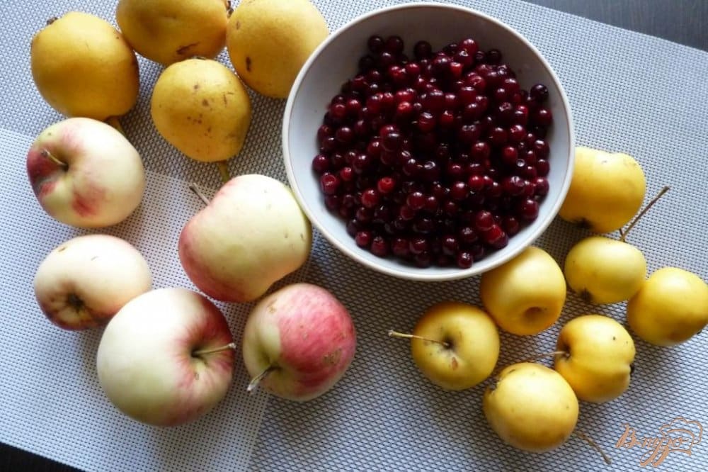 manzanas y arándanos rojos