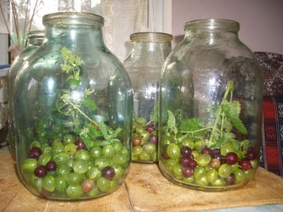 compote in a jar